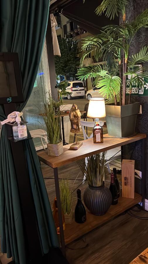 B&B Caffe Retro' Cisterna di Latina Zewnętrze zdjęcie